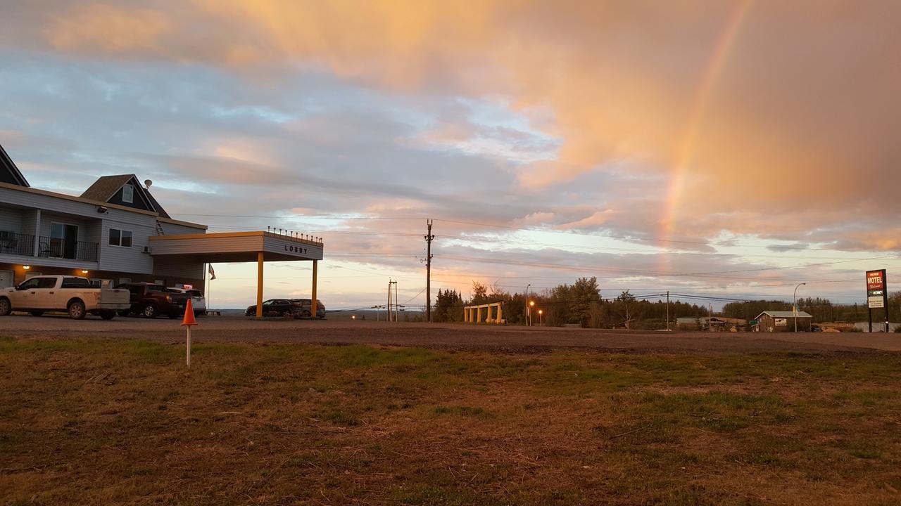Hillview Motel Vanderhoof Exterior photo